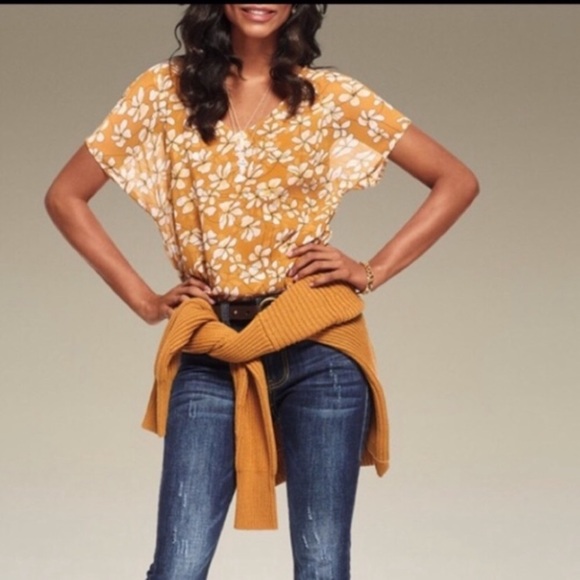 CAbi Tops - Cabi Thrive Blouse #3598 - Small